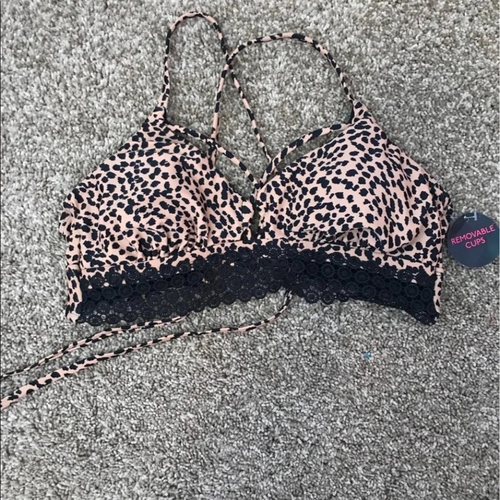 Bikini - Picture 4 of 7
